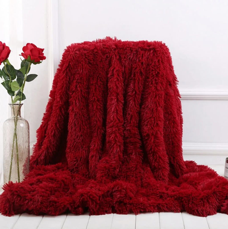 Soft Warm Fleece Blanket - Cuddly Plush Sofa Throw (Red)