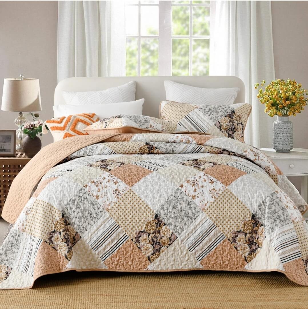 Beige Patchwork Coverlet SetQuilted Bedspread Sets (3Pcs)