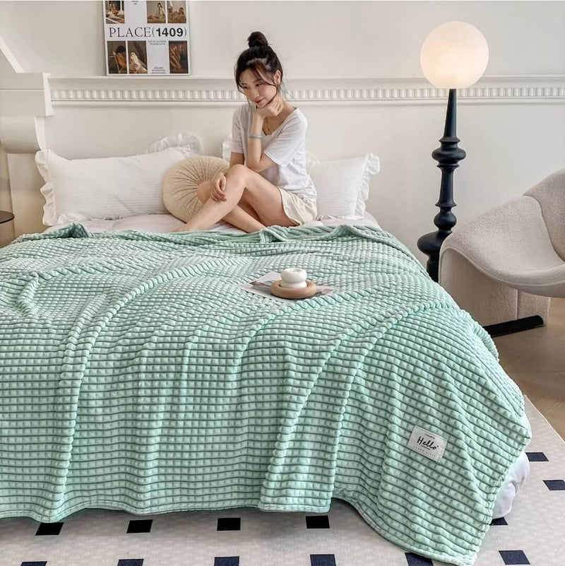 Soft Warm Flannel Blanket - Cuddly Sofa Throw (Green)