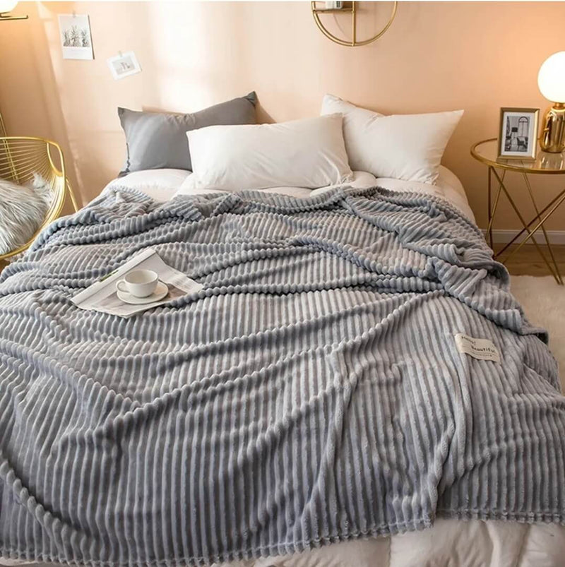 Soft Warm Flannel Blanket - Cuddly Sofa Throw (Grey)