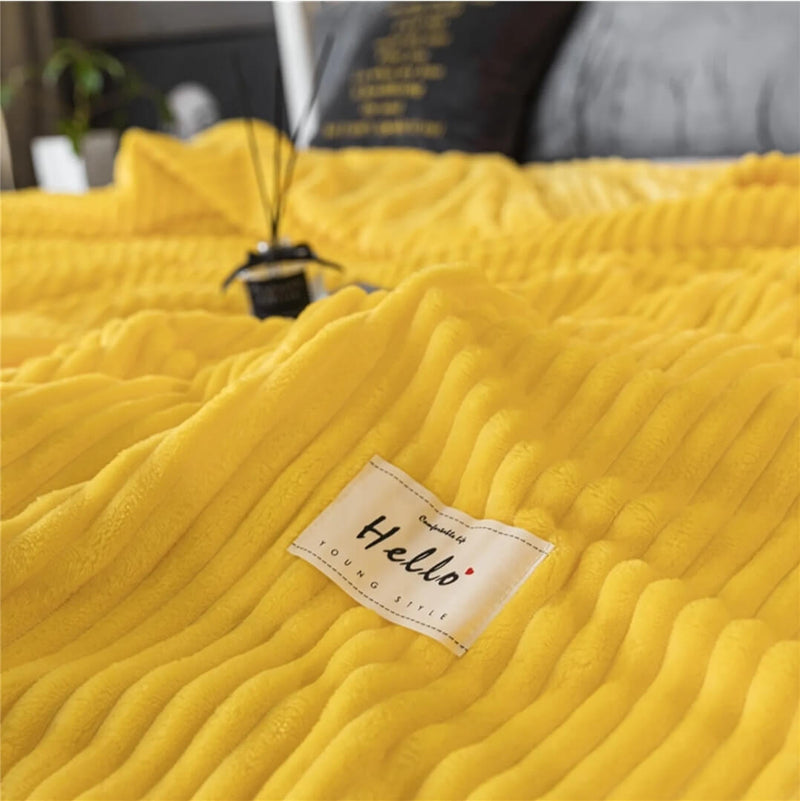 Soft Warm Flannel Blanket - Cuddly Sofa Throw (Yellow)