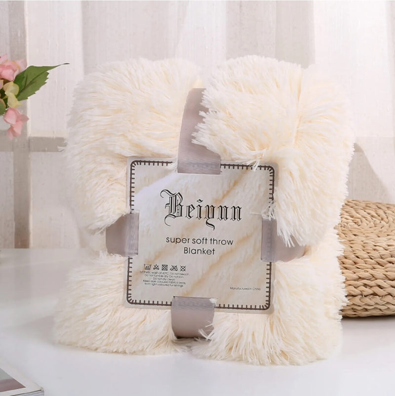 Soft Warm Fleece Blanket - Cuddly Plush Sofa Throw (White)