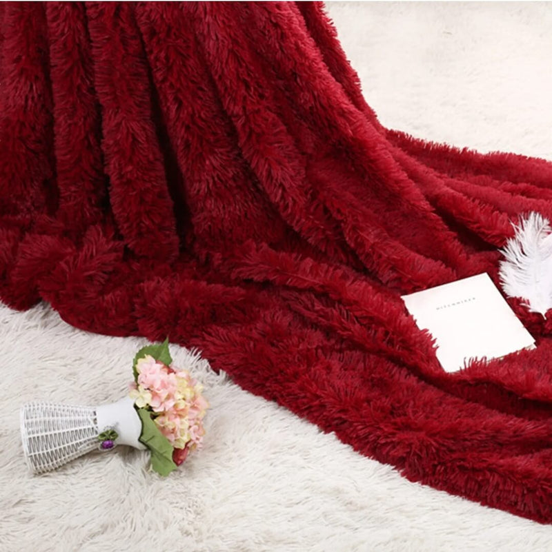 Soft Warm Fleece Blanket - Cuddly Plush Sofa Throw (Red)