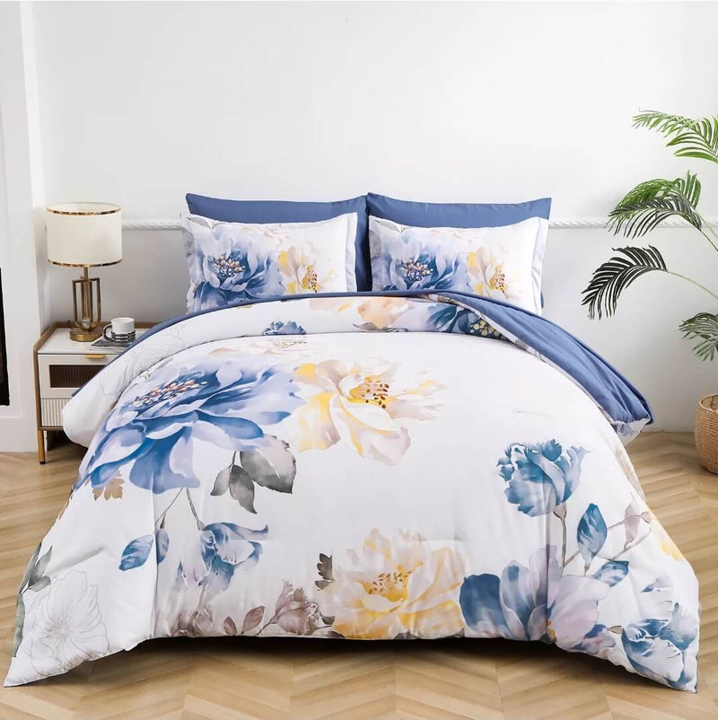 White Base Blue Floral Comforter Set-Quilt Set (3Pcs)