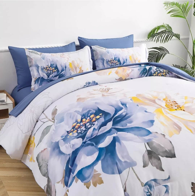 White Base Blue Floral Comforter Set-Quilt Set (3Pcs)
