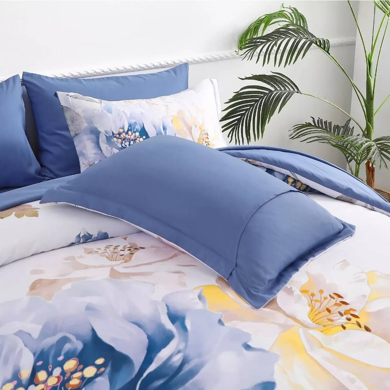 White Base Blue Floral Comforter Set-Quilt Set (3Pcs)
