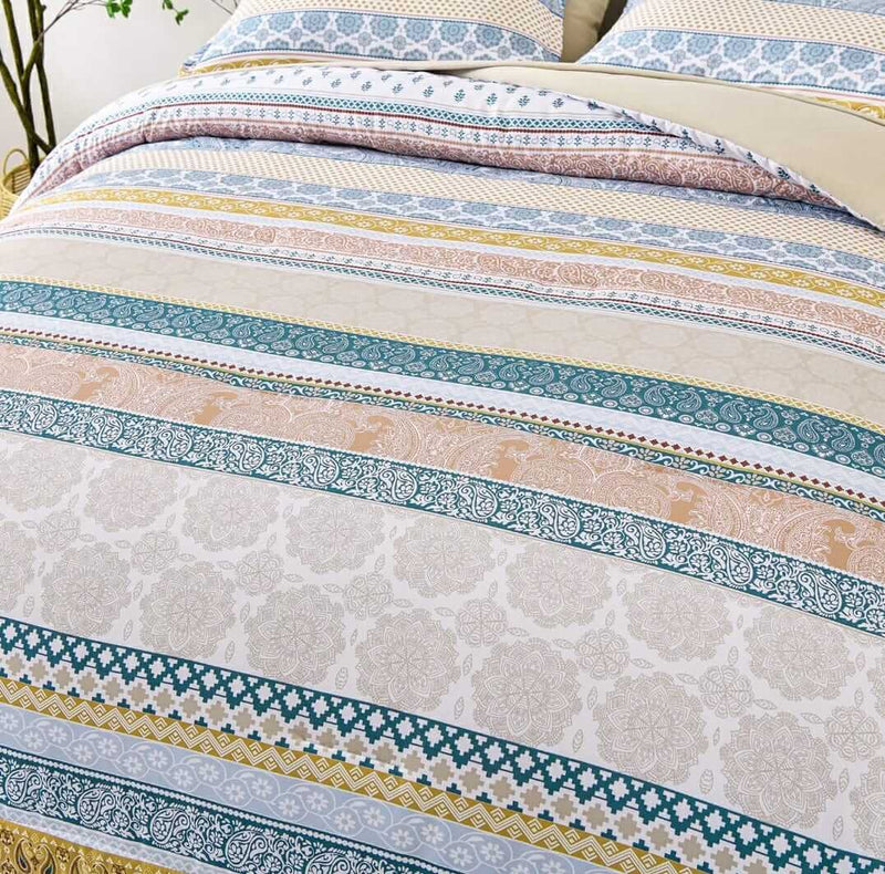 Beige Mandala Quilted 7 Piece Comforter & Fitted/Flat Sheet Set Pillowcases