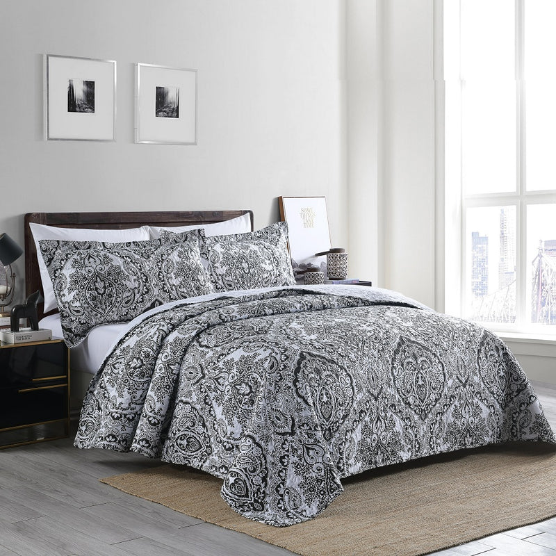 Classic Black & White Damask Quilted Bedspread Coverlet Set (3Pcs)