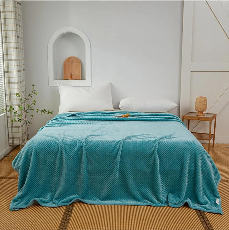 Soft Warm Fleece Blanket - Cuddly Plush Sofa Throw (Blue)