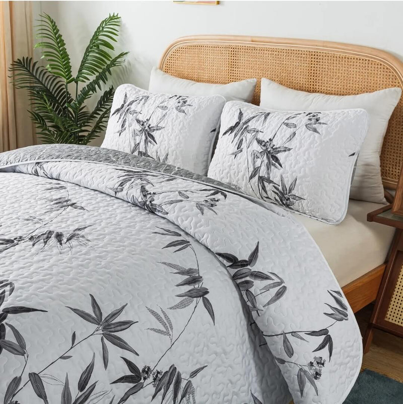 White Base Grey Botanical Quilted Bedspread Coverlet Sets (3Pcs)