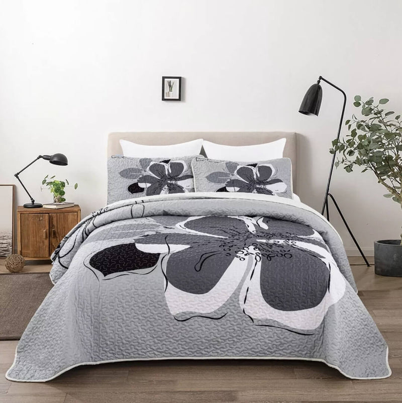 Greyish Black Floral Quilted Bedspread Coverlet Sets (3Pcs)