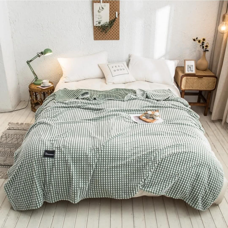 Soft Warm Flannel Blanket - Cuddly Sofa Throw (Greenish)