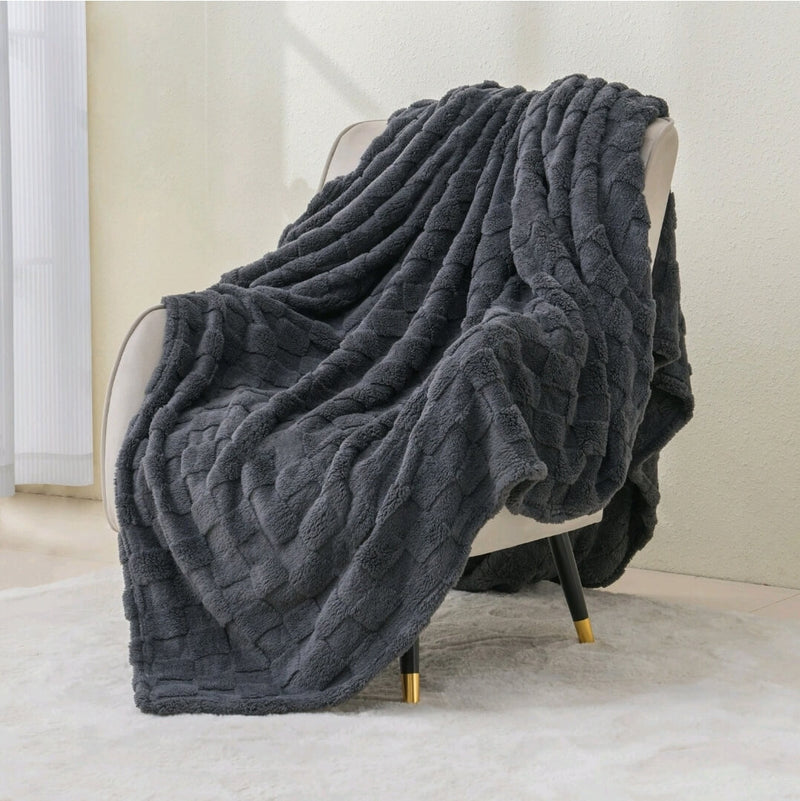 Soft Warm Fluffy Blanket - Cuddly Plush Sofa Throw (Dark Grey)