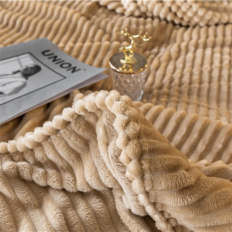 Soft Warm Flannel Blanket - Cuddly Sofa Throw (Beige)