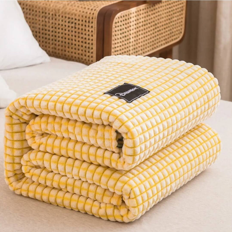 Soft Warm Flannel Blanket - Cuddly Sofa Throw (Light Yellow)