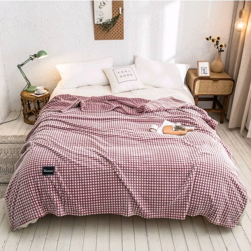 Soft Warm Flannel Blanket - Cuddly Sofa Throw (Light Pink)