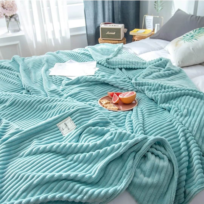 Soft Warm Flannel Blanket - Cuddly Sofa Throw (Sky Blue)